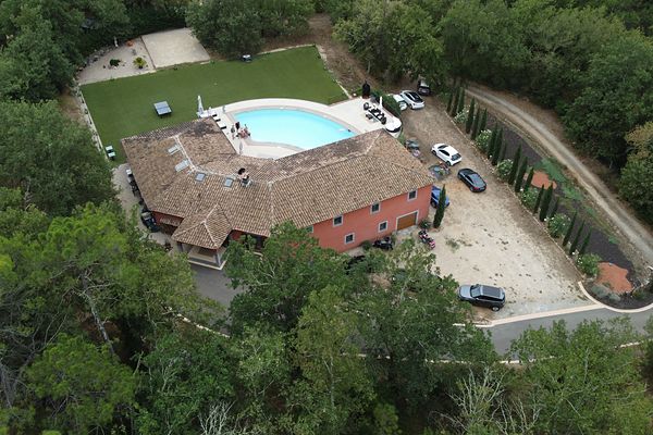 Villa avec piscine, Saint-Paul-en-Forêt (83)